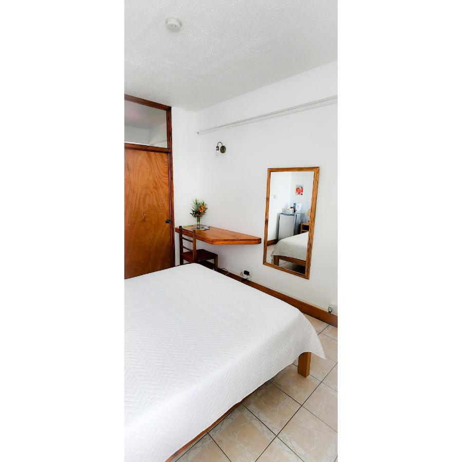 Oemanagement Hotel Rooms Roseau Exterior photo
